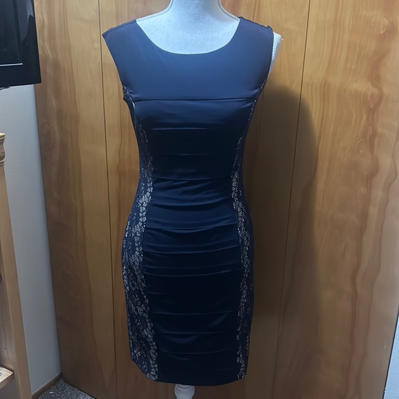 NWOT Enfocus Studio Navy Blue Lace Floral Side Dress 6 - Picture 1 of 11